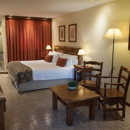 Del Bosque Apart Hotel อูซัวยา ภายนอก รูปภาพ